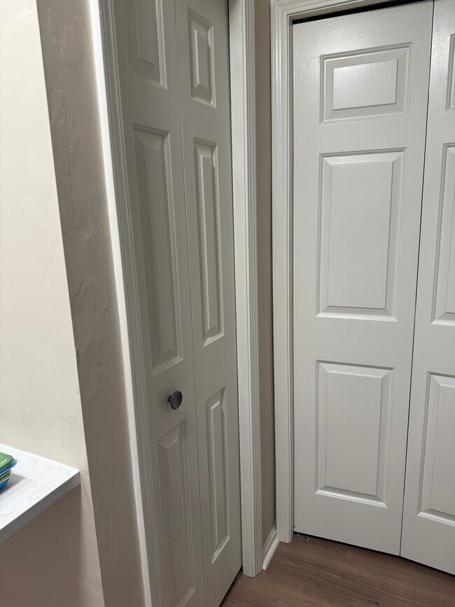 Building Photo - 1390 Cedarwood Dr