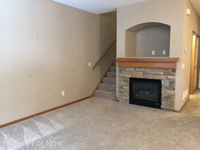 Building Photo - 3 br, 2.5 bath House - 3490 Cherry Lane #E