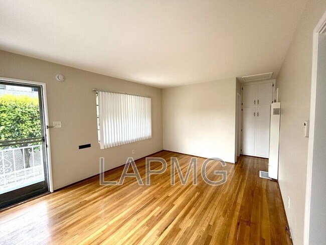 Foto del edificio - 626 E Harvard Rd