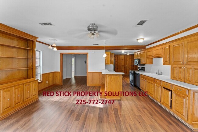 Foto del edificio - Spacious 2700 sq ft 3BR/2BA