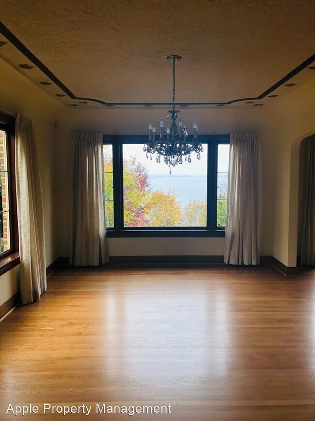 Foto del edificio - 4 br, 1.5 bath House - 5151 SW Hudson