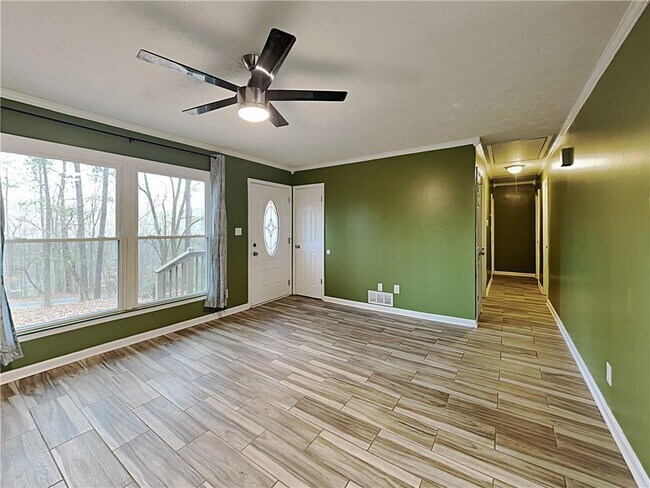 Building Photo - 1739 Hi Roc Cir NE