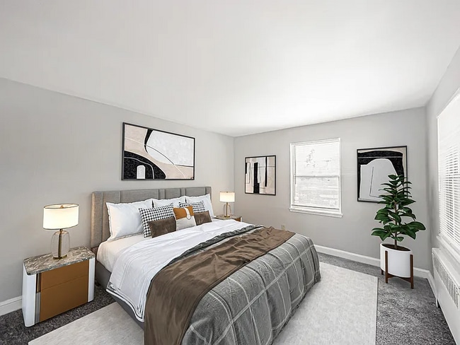 Photo - 2 W Oakland Ave Apartment