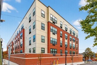 Building Photo - 50 Neilson Apartments