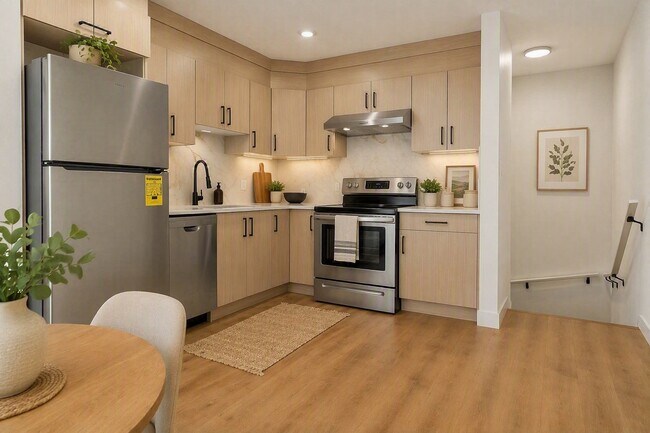 Photo du bâtiment - 9234G 85 Street NW
