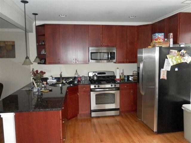 Primary Photo - 6305 N Francisco Ave