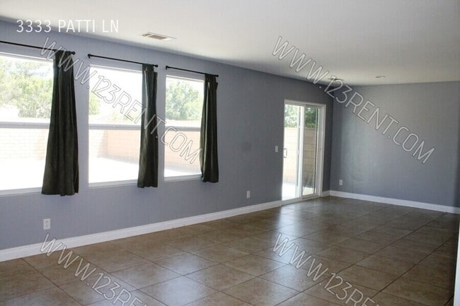 Foto del edificio - 3333 Patti Ln