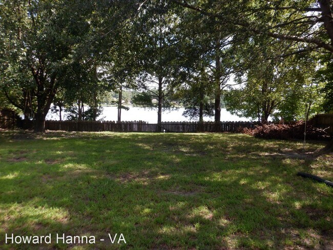 Building Photo - 3 br, 2 bath House - 511 Creekwood Drive
