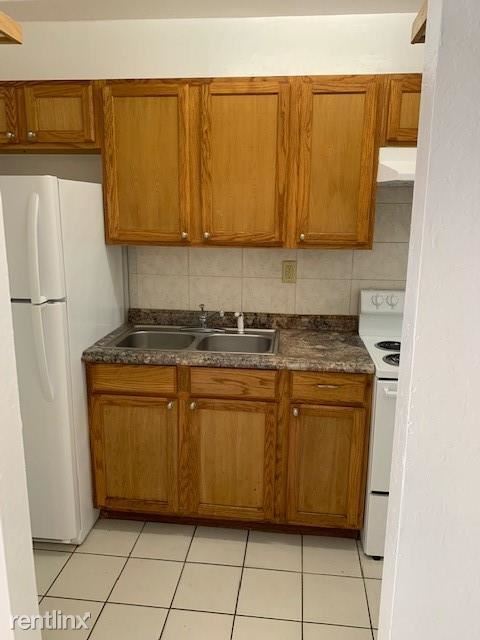 Building Photo - 1 br, 1 bath Apartment - 660 N University Dr