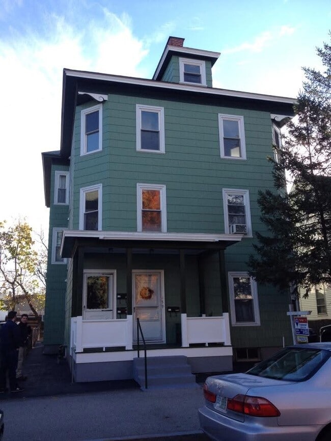 Building Photo - 61 Ash St