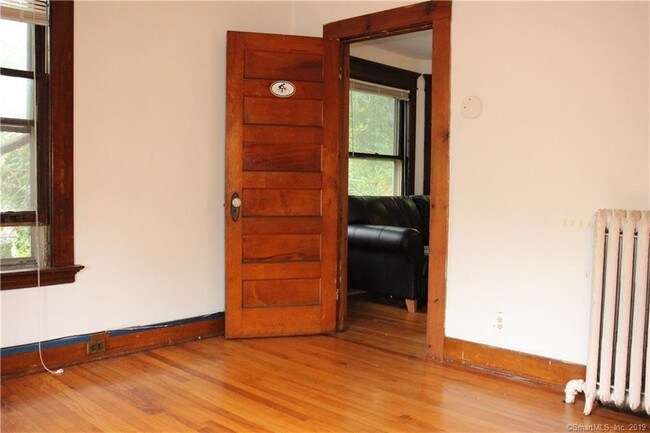 Building Photo - 44 6th St