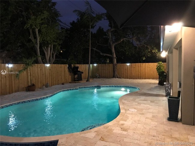 Building Photo - 9389 Dominican Dr