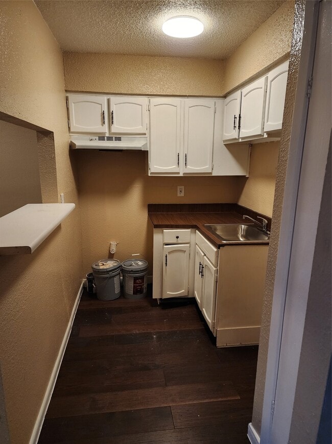 Building Photo - 4311 Yellowstone Blvd