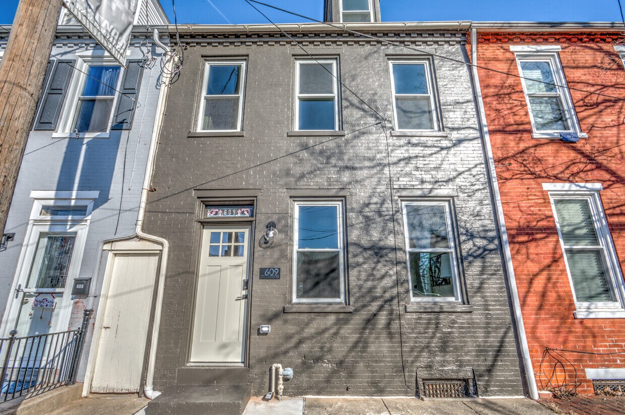 Primary Photo - 609 Marietta Ave