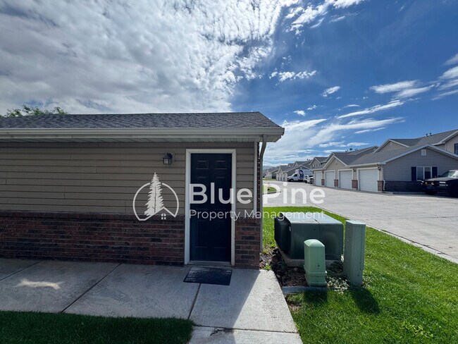 Building Photo - 429 Raven Way