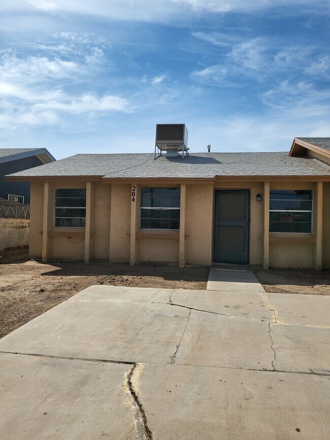 Building Photo - 204 Prado Rd