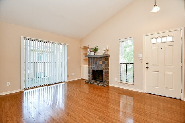 Building Photo - 3500 Tangle Brush Dr