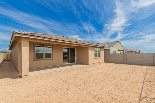 Building Photo - Paloma Creek