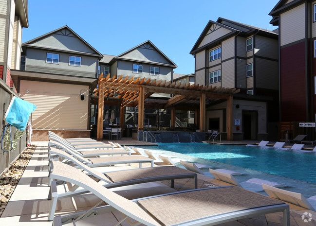 Building Photo - The Bloc - Historical Access