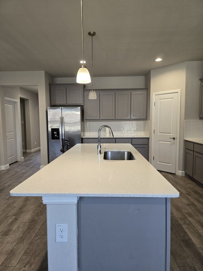 Building Photo - Spacious 4BR/2BA House in Trails of Elizab...