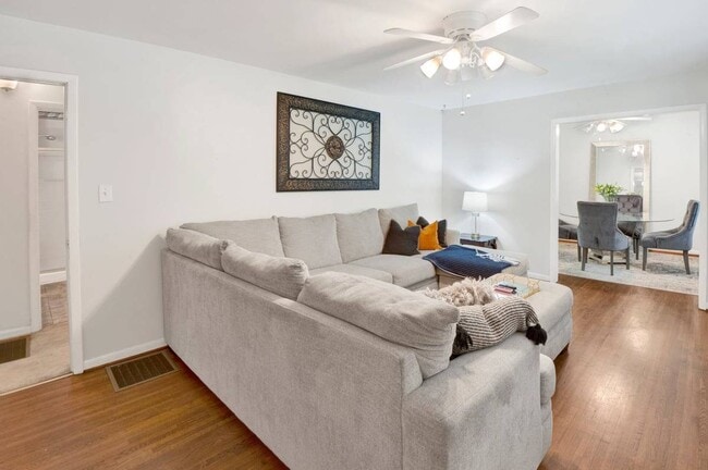 Building Photo - 206 Mabelon Ct
