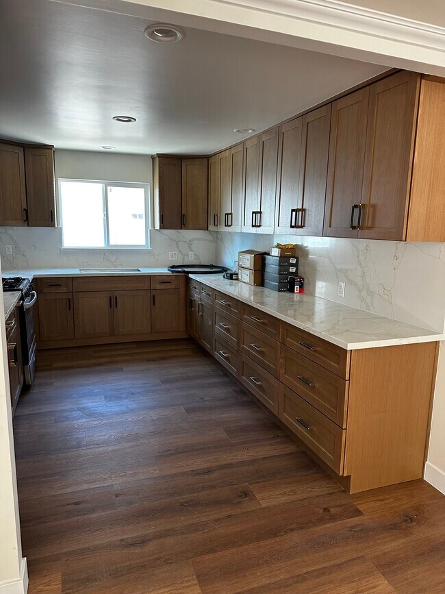 Cocina - 349 W Lomita Ave
