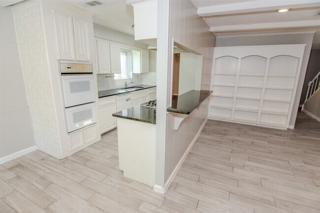 Foto del edificio - 1027 Montour Dr