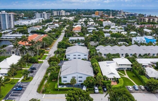 Short walk to Atlantic Ave and inter coastal - 315 Venetian Dr