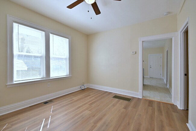 Foto del edificio - 8602 S Muskegon Ave
