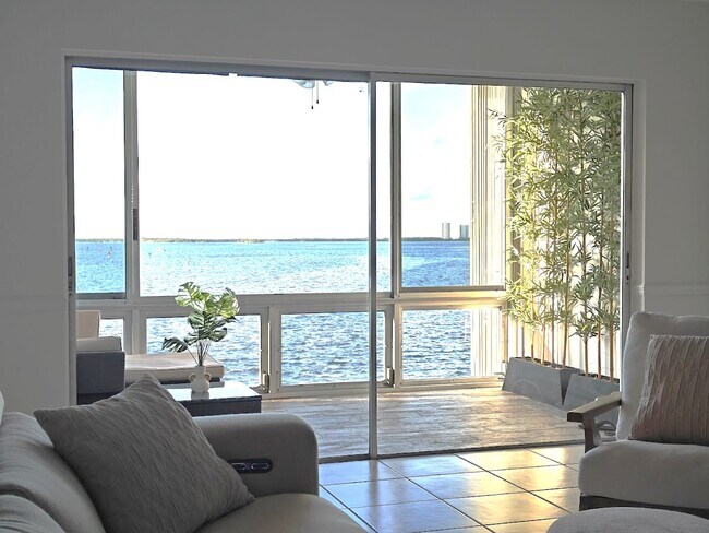 Foto del edificio - 410 Wilma Cir