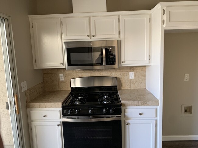 Building Photo - 2078 Mansfield Ct