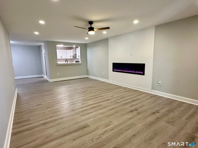 Building Photo - 267 Melba St