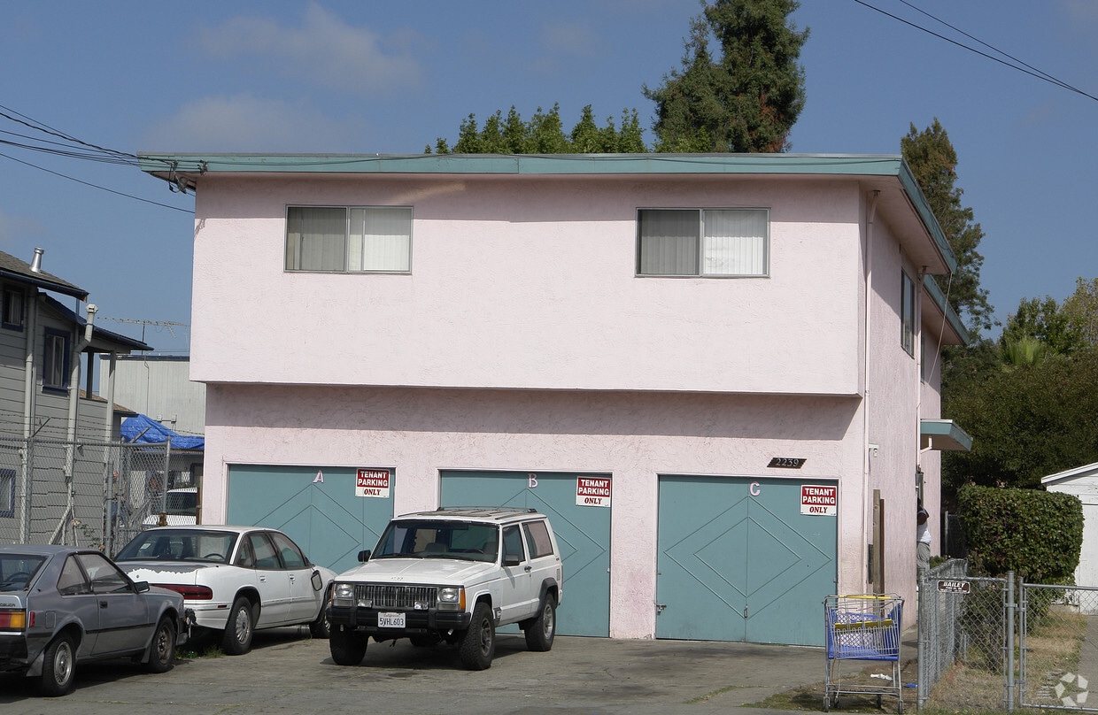 Primary Photo - 2239 90th Ave