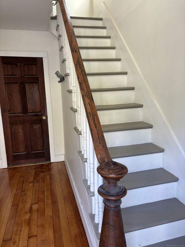 Building Photo - 47 Trumbull Ave