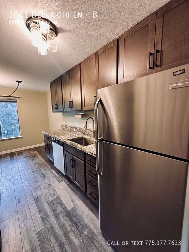 Building Photo - 1541 Delucchi Ln