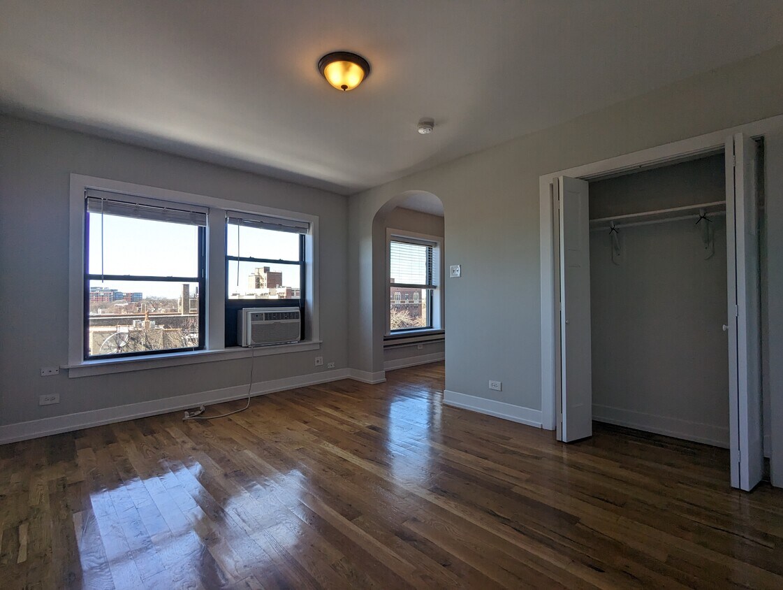 Foto principal - 556 W Arlington Pl