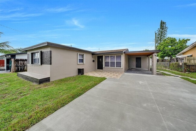 Building Photo - 7762 Plantation Blvd