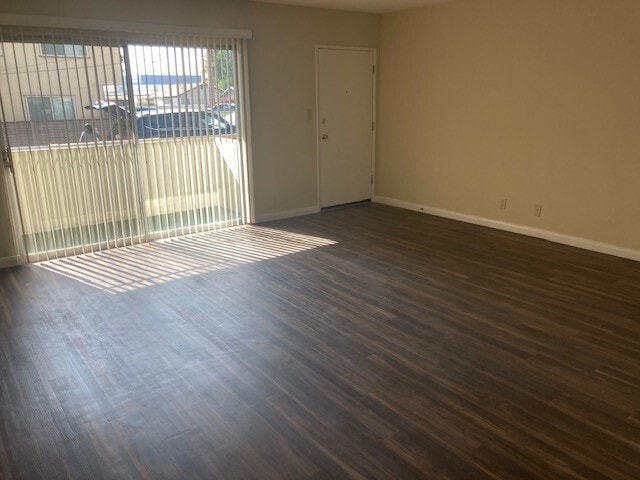 Foto del edificio - 241 E. Alameda Ave