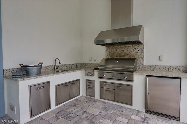 Foto del edificio - 6262 Union Island Wy