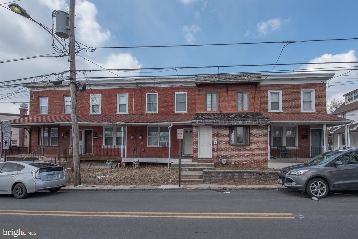Primary Photo - 140 Garrett Ave