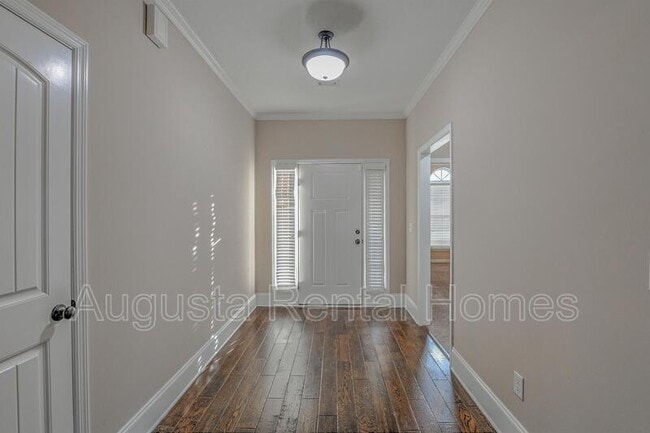 Building Photo - 1328 Royal Oak St