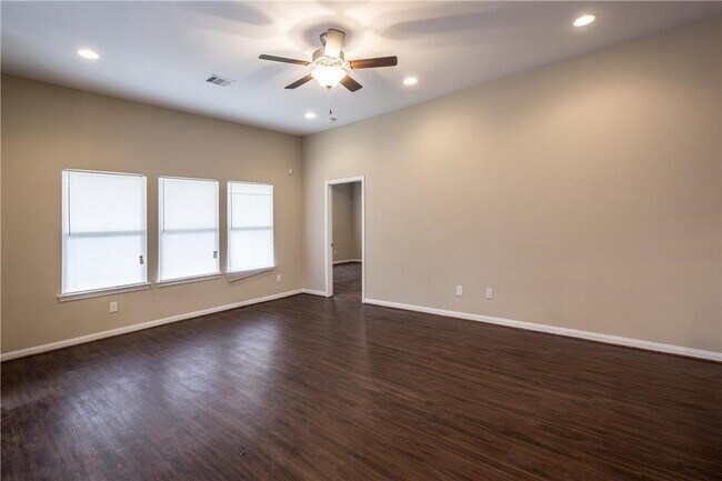 Foto del edificio - 18702 Shay Ln