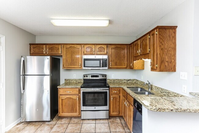 Foto del edificio - 1140 Breezy Valley Dr