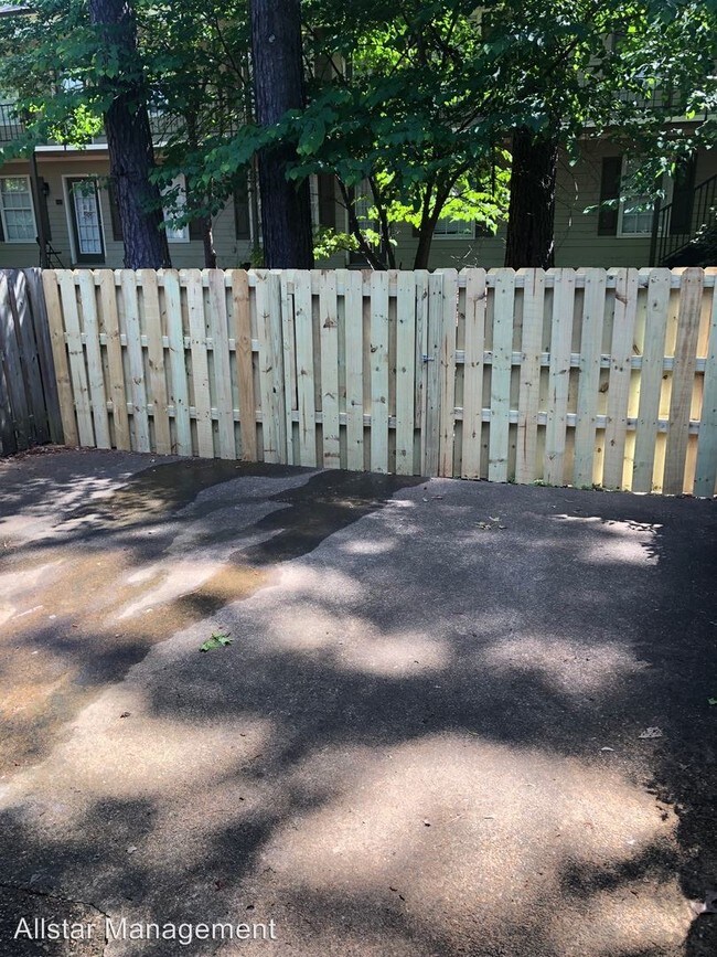 Foto del edificio - 2 br, 1.5 bath House - 106 Park Lane