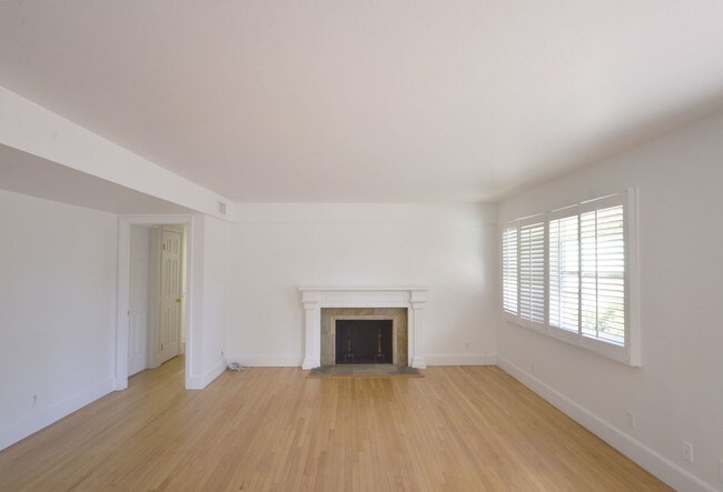 Building Photo - 4 br, 2 bath House - 1102 Grandview Ave