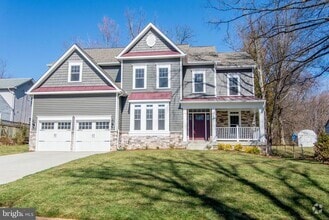 Building Photo - 7408 Bethune St