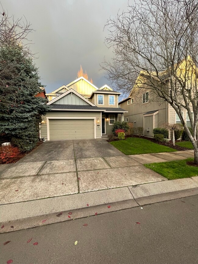 Building Photo - 1751 SE Water Lily St