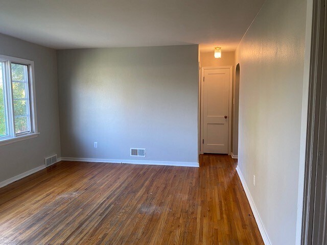Foto del edificio - 235 12th Ave NE
