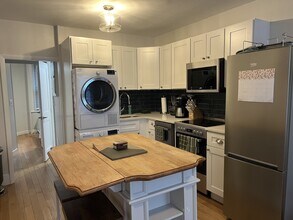 Building Photo - 35 Grove St