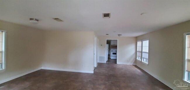 Building Photo - 809 N E St